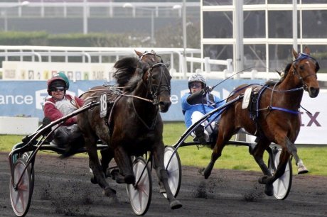 ready-cash-a-gauche-etait-drive-par-franck-nivard_644454_460x306